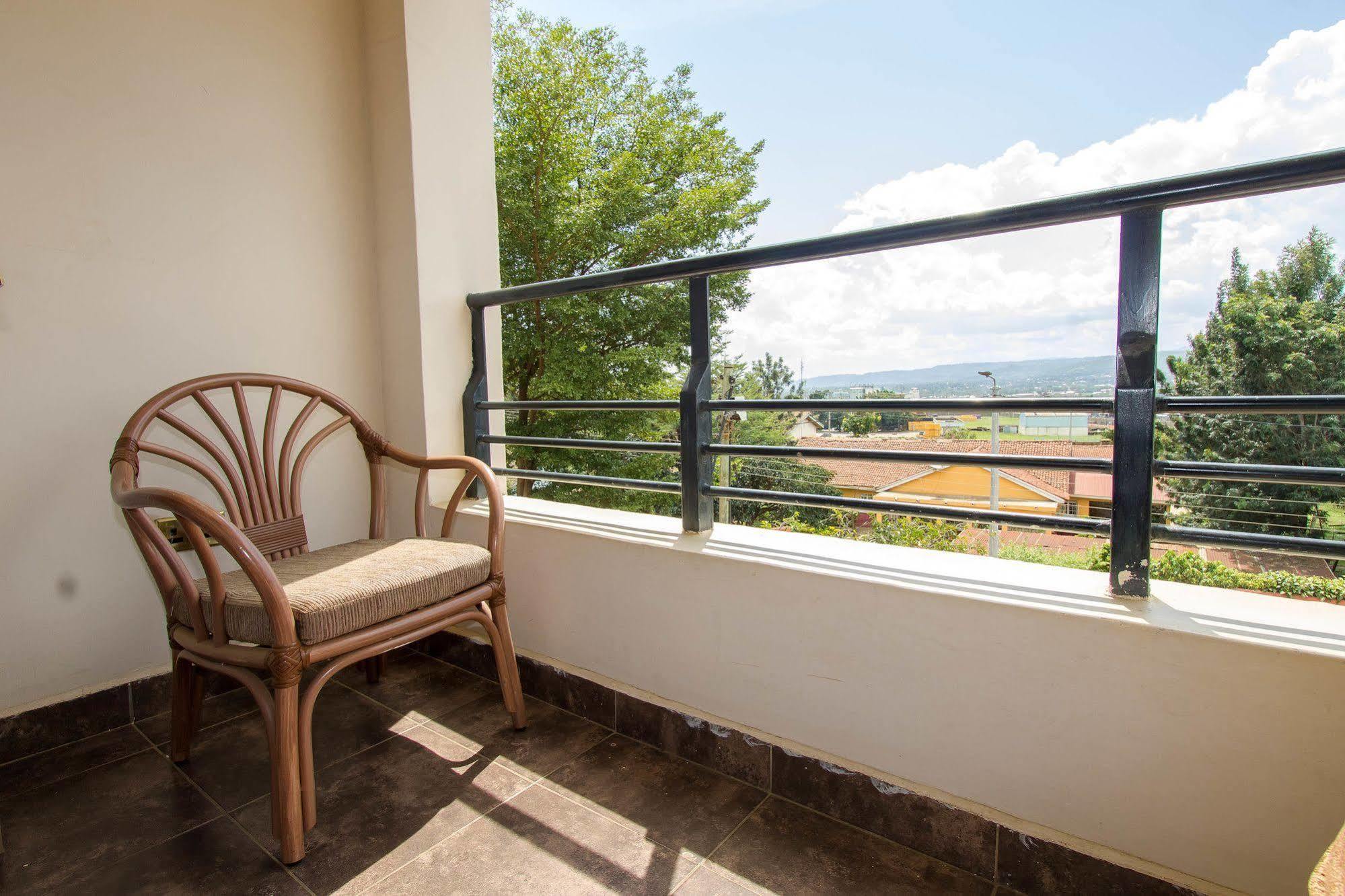 Victoria Comfort Inn Кисуму Екстериор снимка