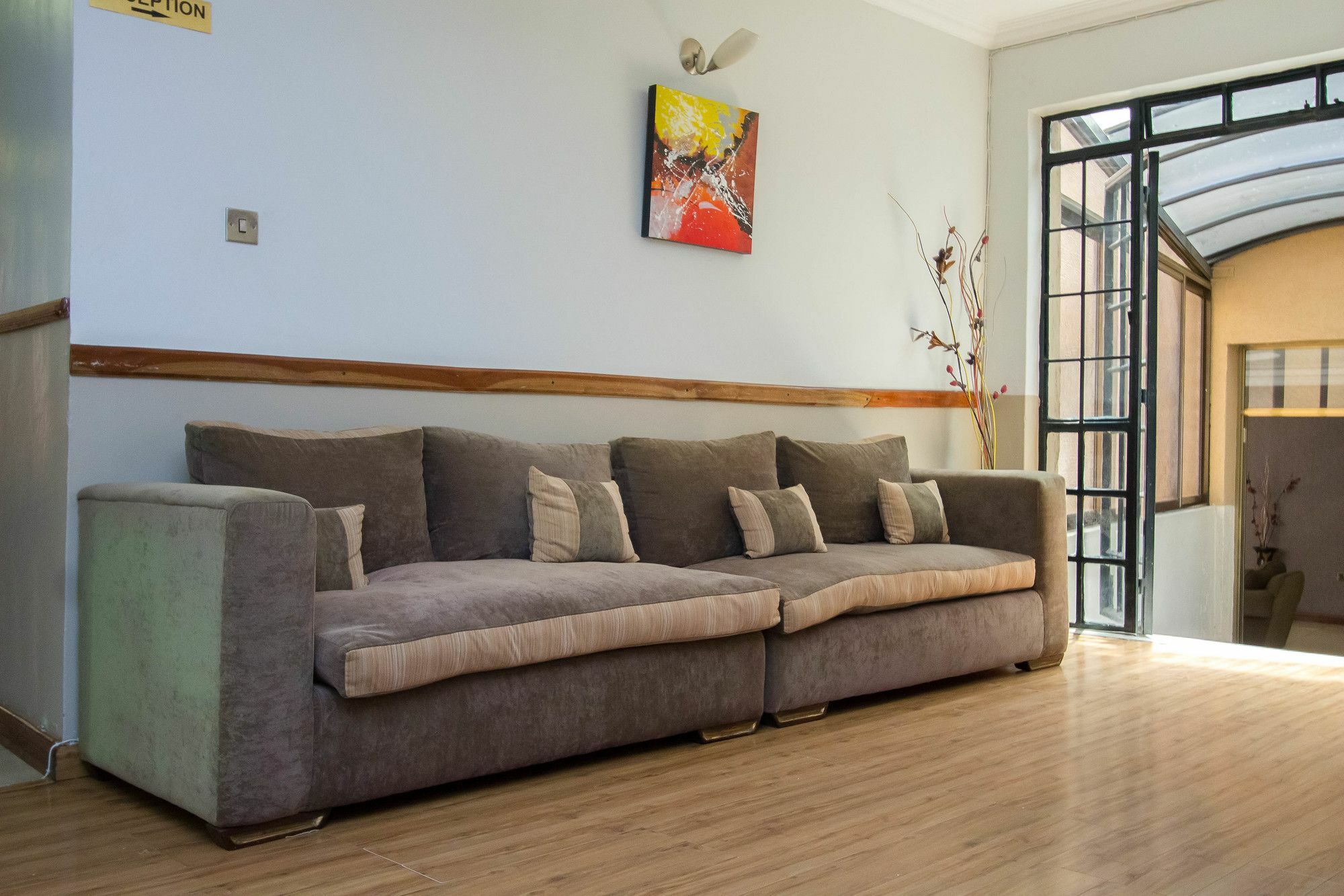 Victoria Comfort Inn Кисуму Екстериор снимка